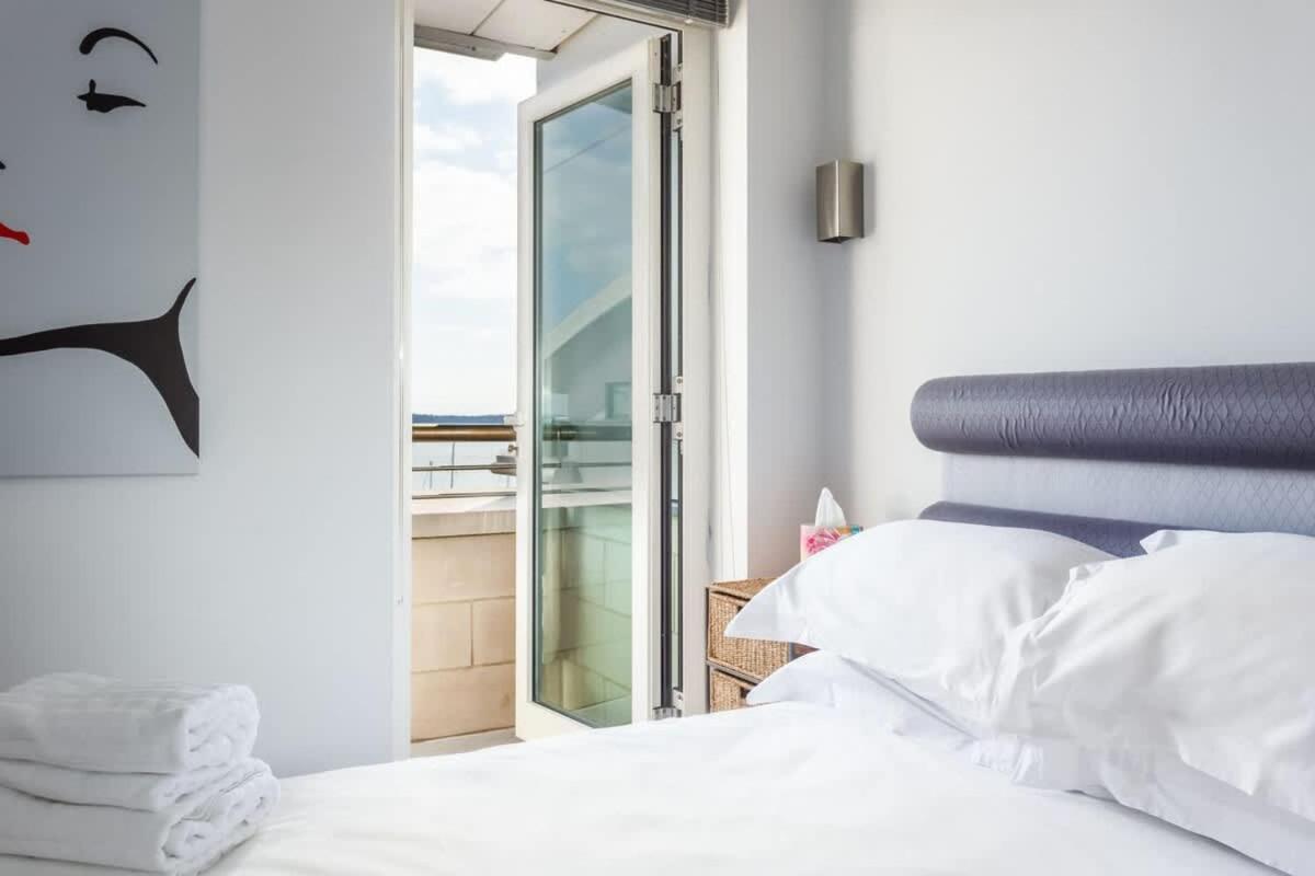 Crow'S Nest Villa Poole Eksteriør billede