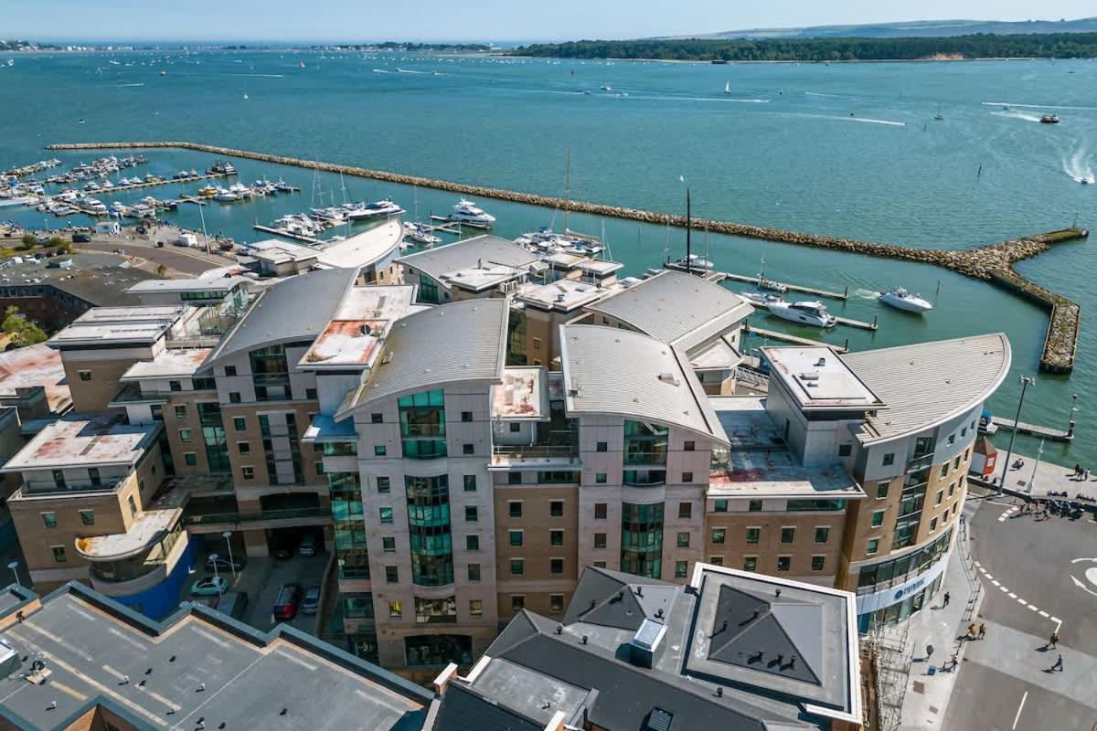 Crow'S Nest Villa Poole Eksteriør billede