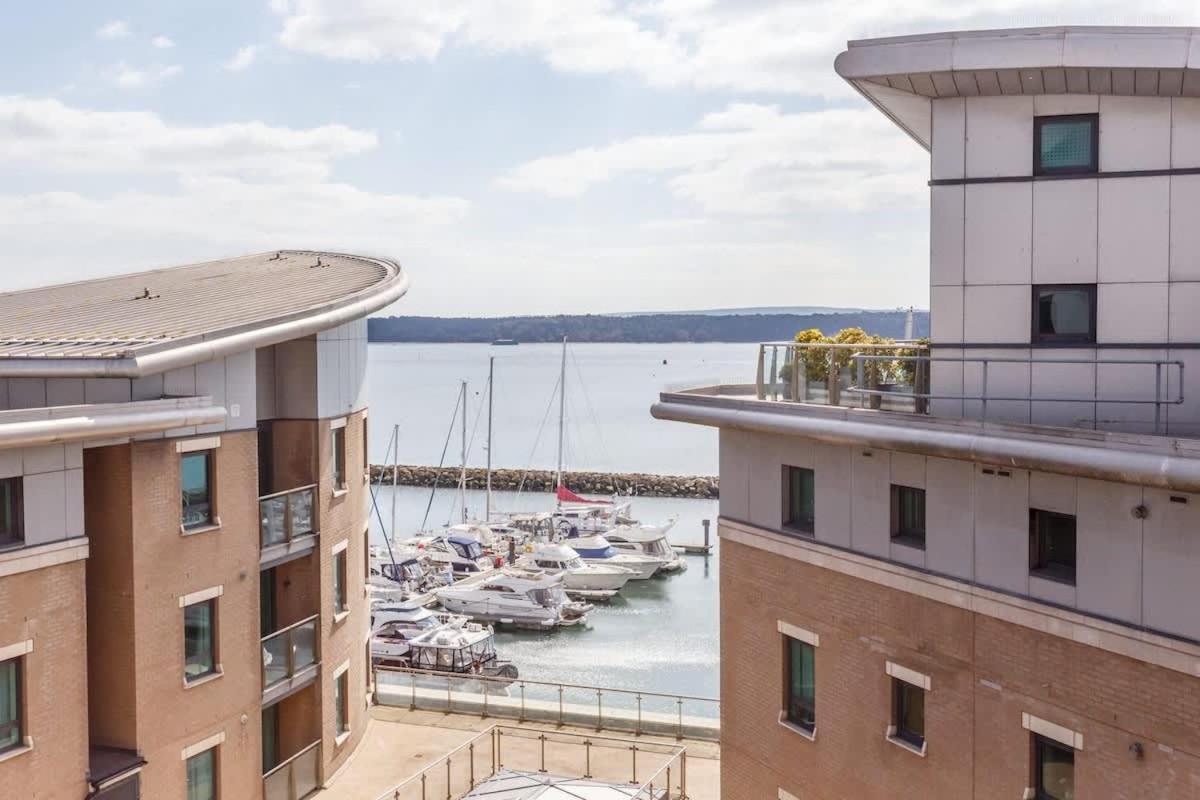 Crow'S Nest Villa Poole Eksteriør billede