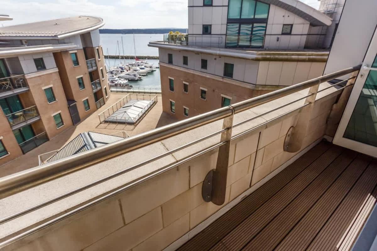 Crow'S Nest Villa Poole Eksteriør billede
